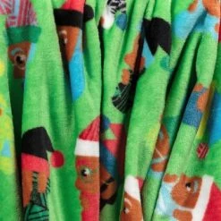 Santa Printed Plush Throw Blanket Green - Wondershop™ 5 Santa Printed Plush Throw Blanket Green - Wondershop™ -Wondershop Sales unnamed file 598