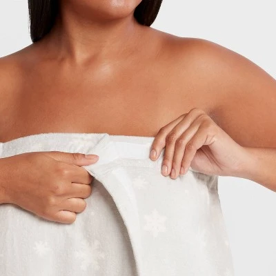 Christmas Bath Wrap - Wondershop™ 2 Christmas Bath Wrap - Wondershop™ - Image 2